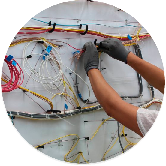 Servicios de empaque y kitting industrial IQSS